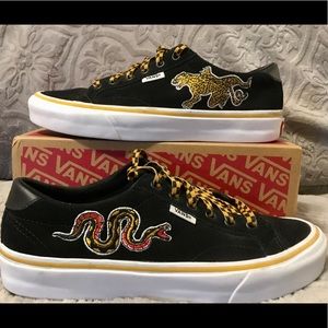 urban outfitters vans